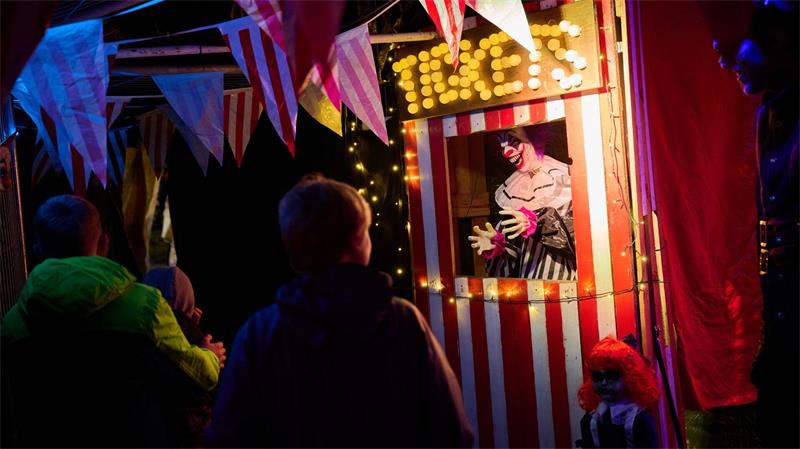 Gruseltipps für Halloween: Wo spukt es in Niedersachsen? Ob Geisterbahn oder Party – bei den Halloween-Veranstaltungen in Niedersachsen ist für jeden was dabei.