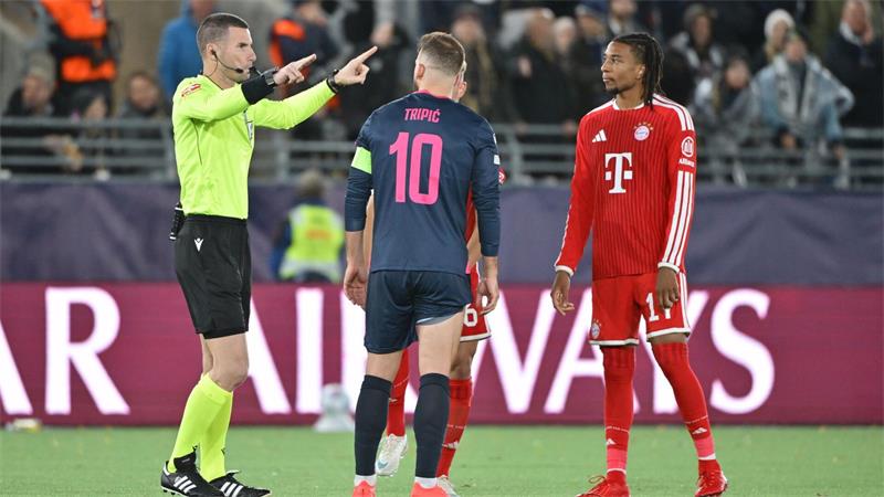 Ein Fingerschnipsen von Topform entfernt? Bayern unter Druck Ob Olise (r) nach Gelb-Rot eine interne Strafe bekam, ist offen.