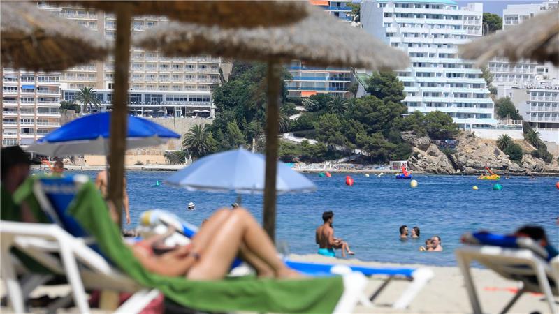 Deutschen ist Preis beim Reisen wichtiger als Nachhaltigkeit Ob Strand oder Berge: Die Deutschen wollen selbst bestimmen, wie sie ihren Urlaub verbringen. (Symbolbild)
