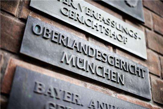 «Oberlandesgericht München» steht auf einem Schild.