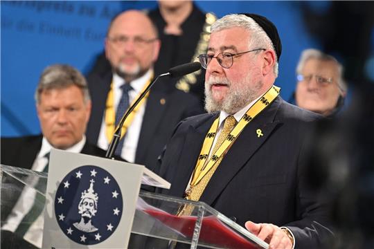Oberrabbiner Pinchas Goldschmidt ist mit dem  Internationalen Karlspreis zu Aachen ausgezeichnet worden.