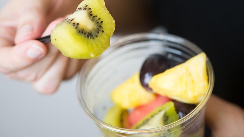 So viel Spaß macht vegetarisches Essen to go Obst to go ist praktisch und steckt voller Vitamine.