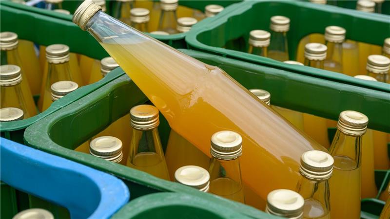 Obstsäfte haben besonders viel Zucker in sich. (Symbolbild)