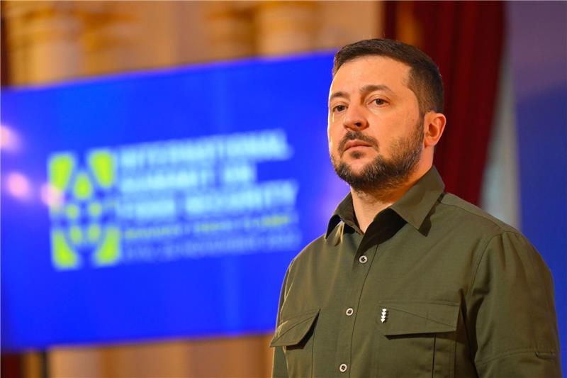 Krieg gegen die Ukraine: So ist die Lage Obwohl er mit weiteren Angriffen auf die Energie-Infrastruktur rechnet, verspricht Selenskyj: Nach jeder Attacke werde das Stromnetz so gut wie möglich wieder hergestellt.