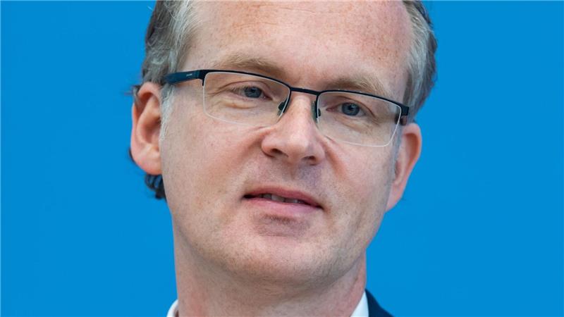 Ökonom Sebastian Dullien warnt davor, die Debatte schade der Binnennachfrage. (Archivbild)