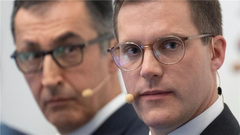 Özdemir ist Hagel in den Umfragen auf den Fersen.