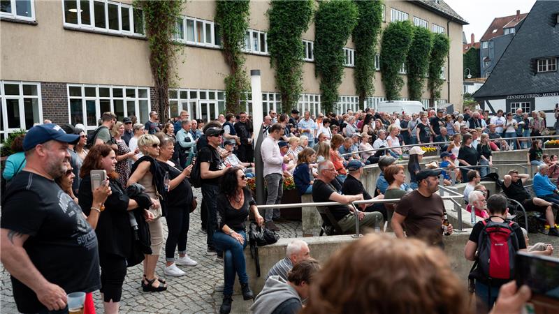 Oft ist das Museumsufer zu den wöchentlichen Konzerten gut gefüllt.