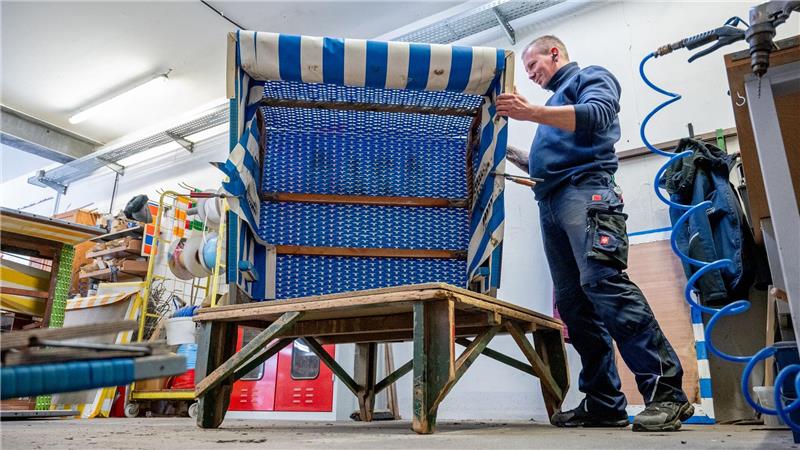 Oft müssen an den Körben marode Holzteile ausgetauscht werden. 