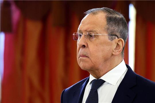 Ohne Erleichterungen für eigene Agrarexporte will Russlands Außenminister Lawrow das Getreideabkommen nicht verlängern.