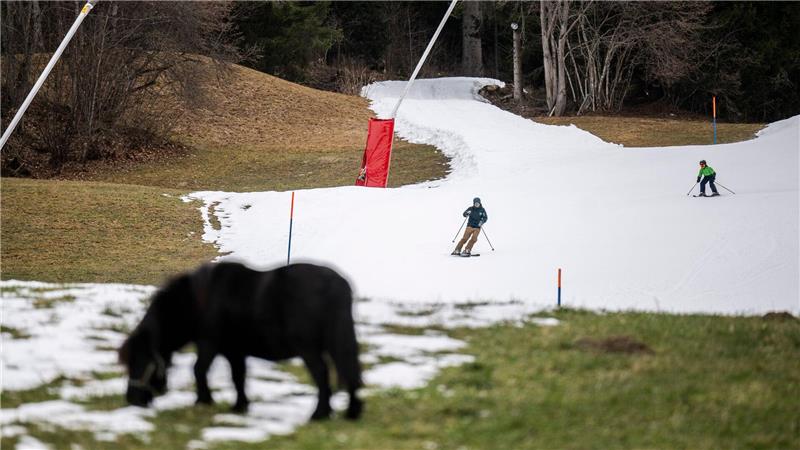 Warten auf Winter: Kunstschnee rettet Skipisten Ohne Kunstschnee hätte es der Skisport schwer, sagen Branchenvertreter.