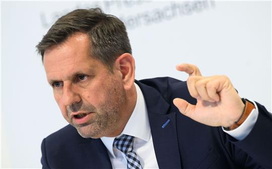 Olaf Lies (SPD) wechselt vom Energie- und Umweltministerium wieder ins Wirtschaftsministerium.