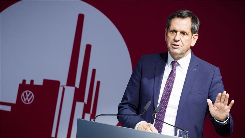 Olaf Lies ist als niedersächsischer Regierungschef zugleich Aufsichtsrat bei Volkswagen. (Archivbild)