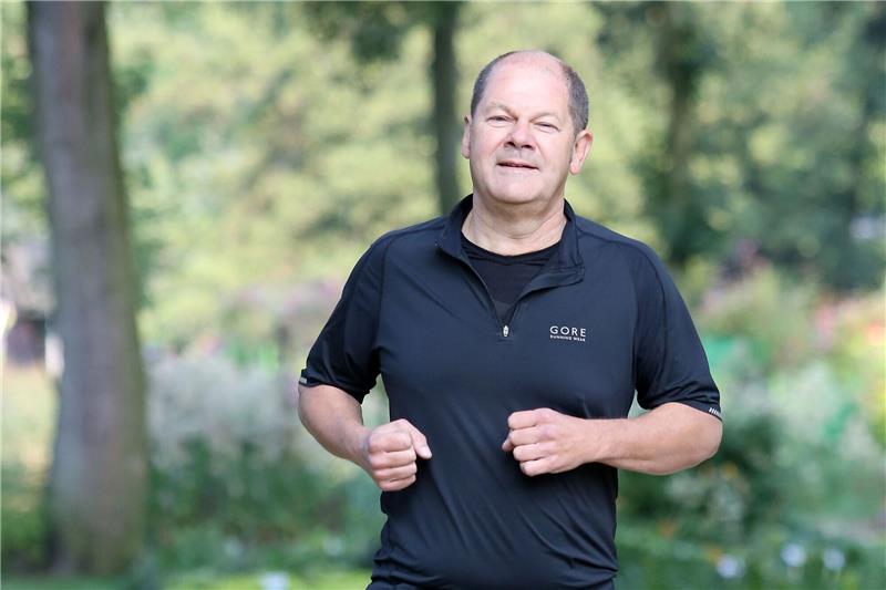 Scholz verletzt sich beim Joggen Olaf Scholz joggt gerne. Das geht nicht immer ohne Blessuren ab.