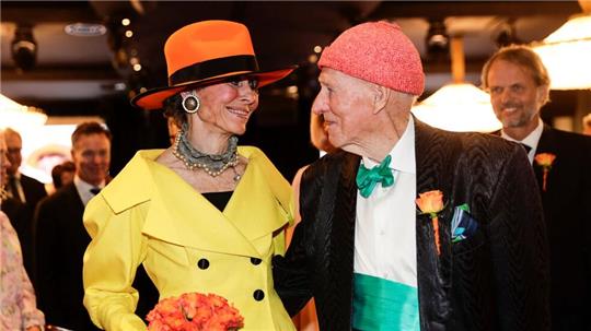Olav Thon (r.) galt als einer der reichsten Menschen Norwegens. (Archivbild)