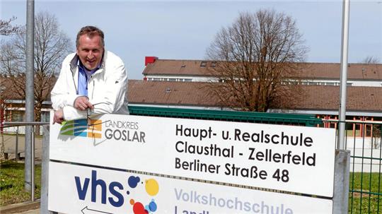 Oliver Bollmann geht als Schulleiter der Haupt- und Realschule in den Ruhestand.