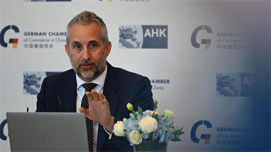 Oliver Oehms von der AHK China hofft auf den Dialog zwischen der EU und China. (Archivbild)
