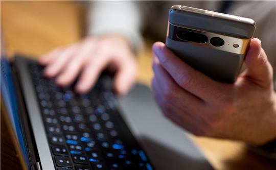 Online-Banking ist in Deutschland so beliebt nie - so das Ergebnis einer Umfrage des Digitalverbands Bitkom.
