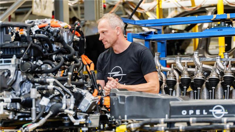 Opel holt China-Technik nach Europa Opel blickt auf eine lange Tradition im Fahrzeugbau zurück.