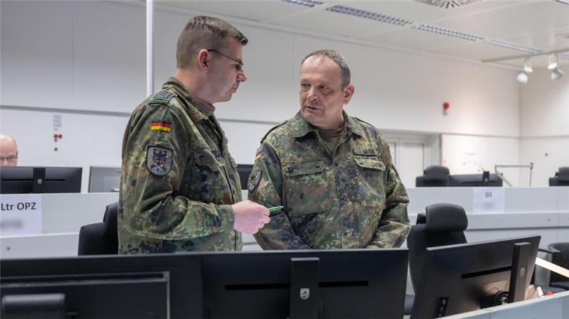 General: Sicherheit „nur durch glaubhafte Abschreckung“ Operationszentrale (OpZ) des Heeres in Schwielowsee