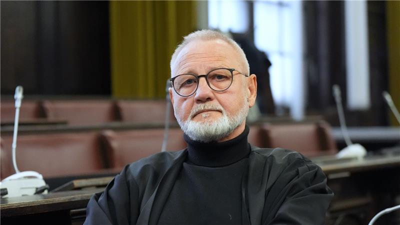 Opferanwalt Hörning vertritt die Nebenklägerin und warnt vor dem Versuch einer Täter-Opfer-Umkehr.  