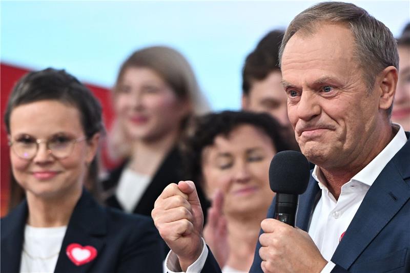 Opposition glaubt nach Polen-Wahl an Sieg - Partei PiS vorn Oppositionsführer Donald Tusk könnte neuer polnischer Ministerpräsident werden.