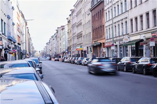 Oranienstraße in Kreuzberg: «Damn it. Heute wurde in Berlin eine Genossin nach 30 Jahren Untergrund festgenommen.»