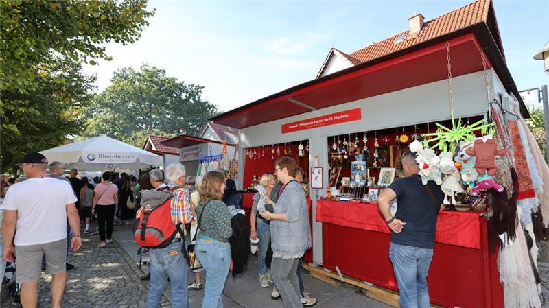 Walkenrieder Klostermarkt lockt mehr als 10.000 Besucher Ordensgemeinschaften aus ganz Europa beteiligen sich mit Ständen am Klostermarkt in Walkenried und sorgen so für internationales Flair.