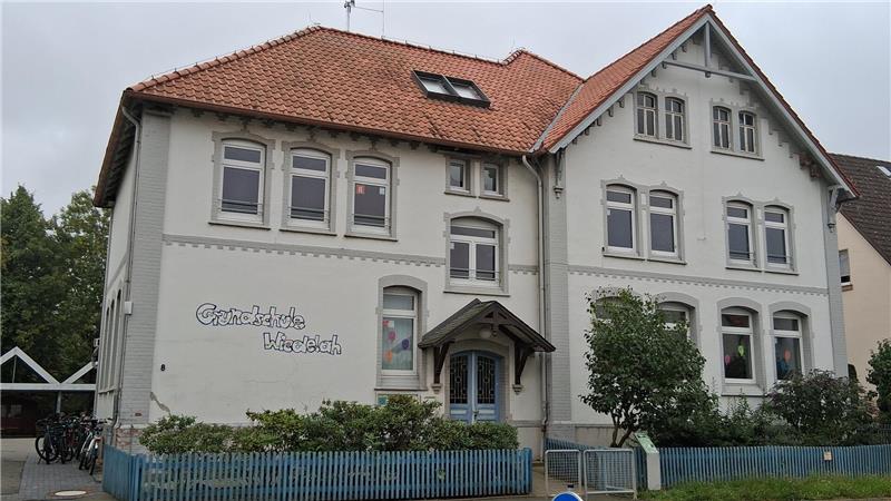 Welche ist die größte Schule im gesamten Landkreis Goslar? Das Gebäude der Wiedelaher Grundschule. Sie ist die Heimat von 39 Kindern in zwei Klassen.