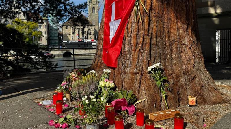 Ort des Innehaltens: Die Gedenkstätte für Muriel Furrer an der Wasserkirche von Zürich.