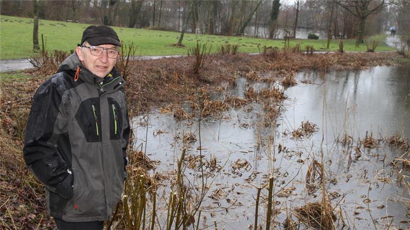 Helfende Hände bei freier Zeiteinteilung gesucht Ortsbürgermeister Günther Meyer am Liebenburger Biotop. Die gesicherte Pflege des Kleinod ist ihm sehr wichtig.