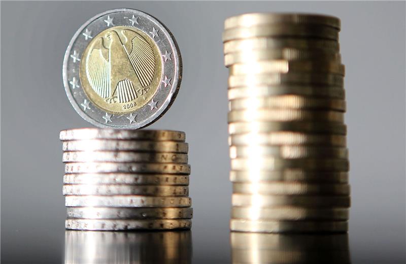 Linke prangert am „East Equal Pay Day” Lohnlücke an Ostdeutsche verdienen weniger als Westdeutsche.