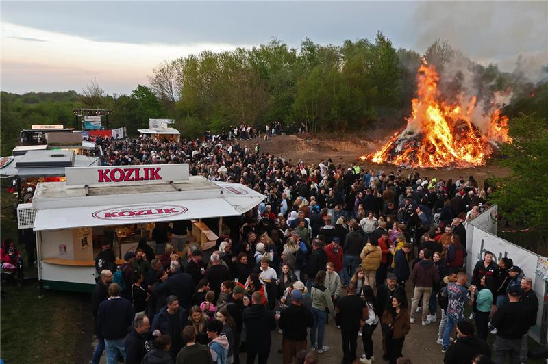 Osterfeuer am Bollrich