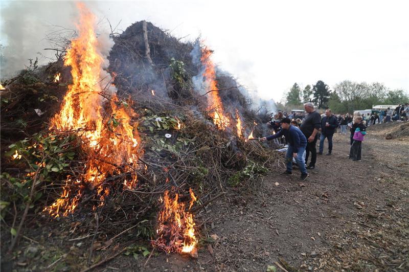 Osterfeuer am Bollrich