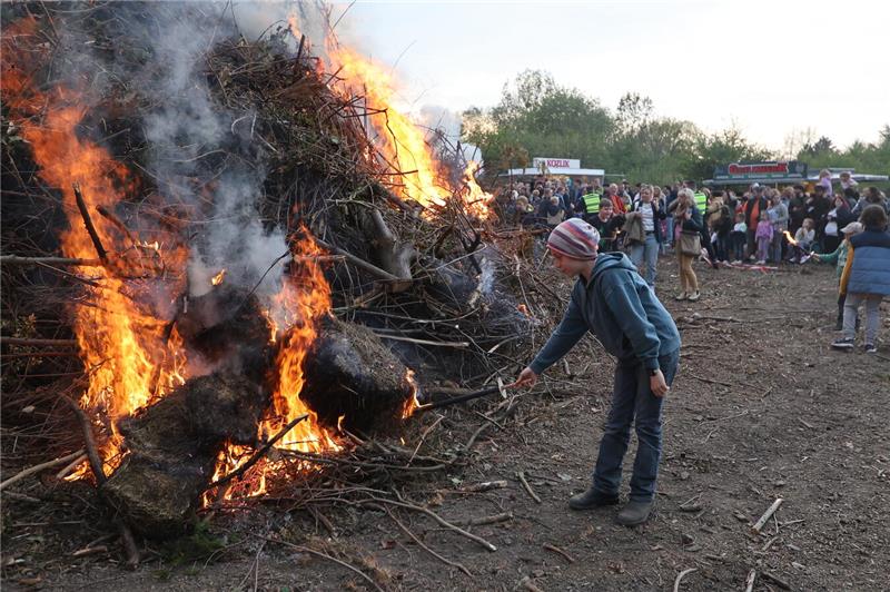 Osterfeuer am Bollrich