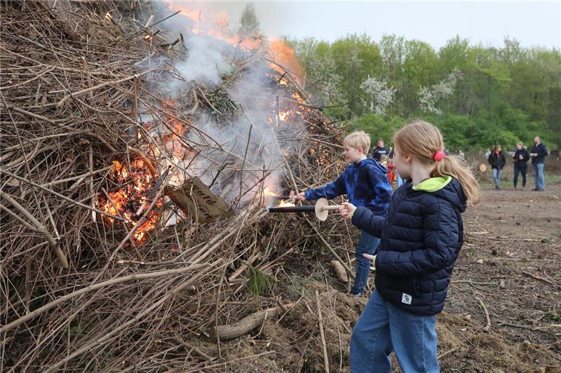 Osterfeuer am Bollrich