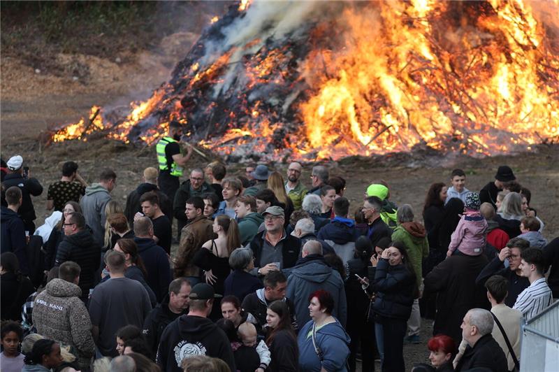 Osterfeuer am Bollrich