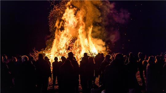 Osterfeuer können gesundheitsschädlich sein. (Archivbild)