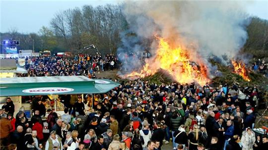 Osterfeuer mit Party: Auf dem Bollrich geht am Sonntag Goslars größte Festveranstaltung über die Bühne.