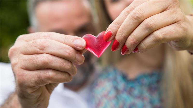 Paare können die romantische Liebe wieder aufleben lassen. Sie brauchen nur genügend Zeit füreinander.