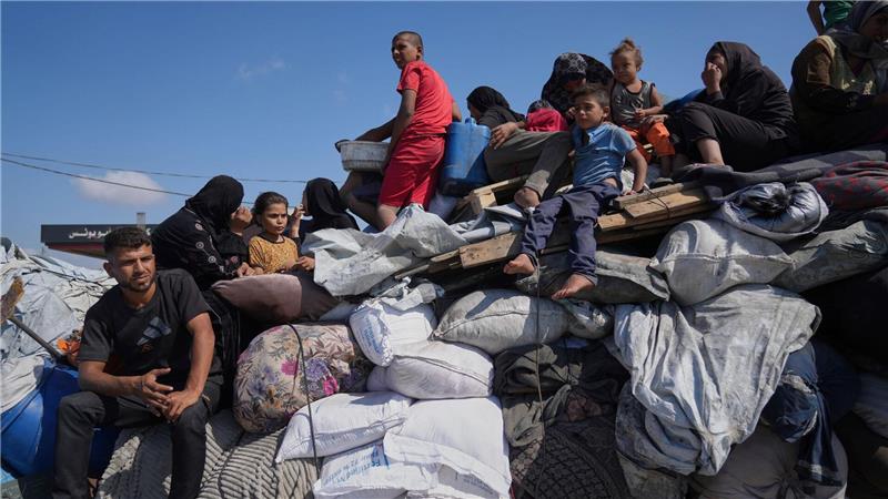 Trump nicht begeistert über Israels Angriff in Katar Palästinenser im Gazastreifen auf der Flucht.