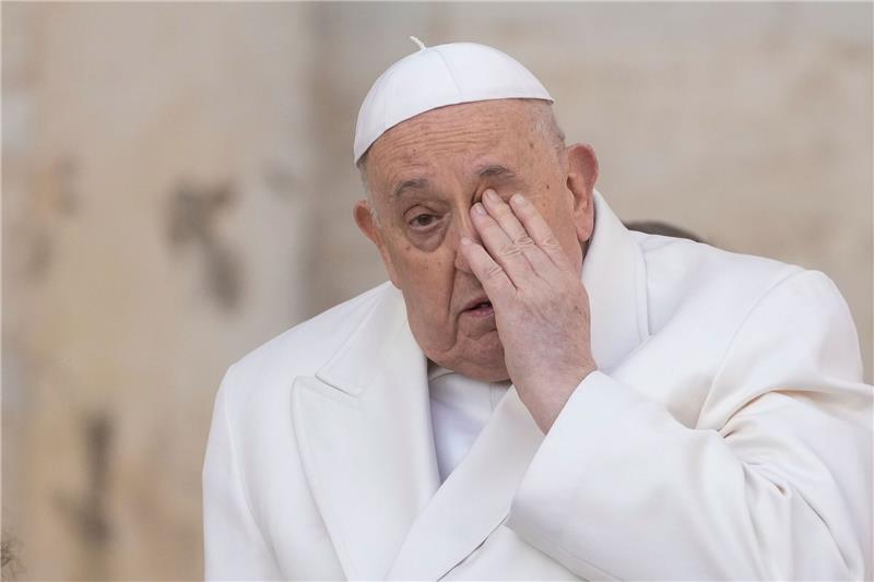 Papst empfiehlt in Ukraine-Krieg „weiße Fahne” Papst Franziskus: «Verhandlungen sind niemals eine Kapitulation».