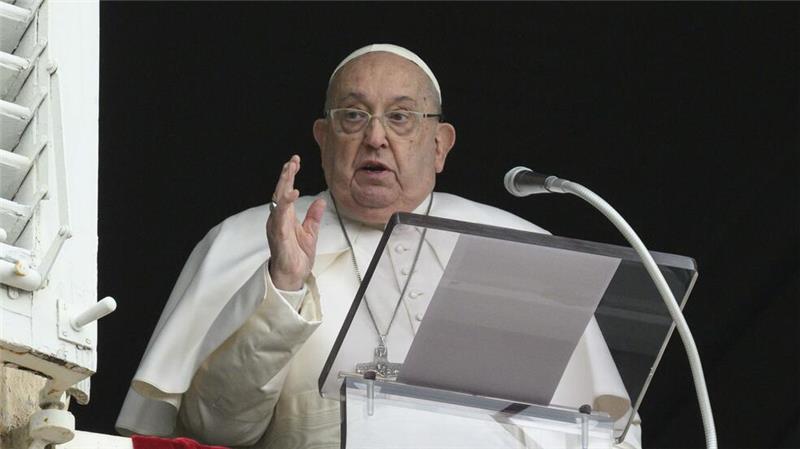 Bangen um Franziskus – Papst mit Lungenentzündung Papst Franziskus absolvierte zuletzt weiter mehrere Termine pro Tag. Seit Freitag wird er im Krankenhaus behandelt. (Archivbild)