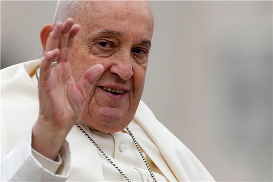Papst Franziskus zum Thema Geschlechtsumwandlung: Ein Körper müsse akzeptiert und respektiert werden wie erschaffen.
