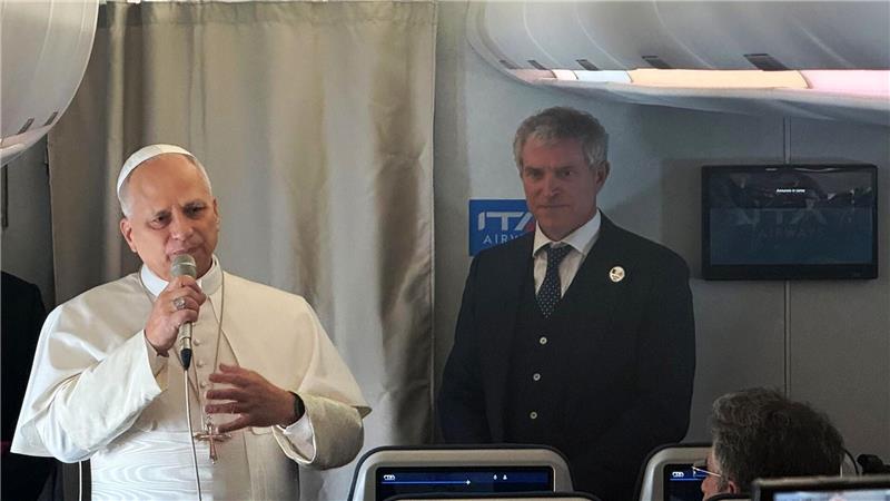 Papst Leo XIV. äußerte sich auf dem Flug nach Algerien vor Journalisten.