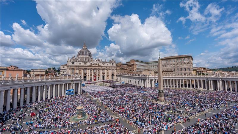 Papst Leo nutzt Amtseinführung zu Kapitalismus-Kritik Papst Leo XIV. ist auf dem Petersplatz feierlich in sein Amt eingeführt worden.