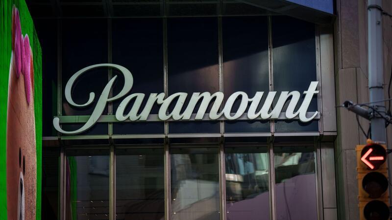 Milliardenschwerer Filmproduzent kauft Paramount Paramount bekommt einen neuen Eigentümer.