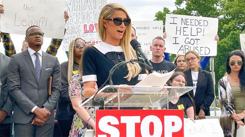 Vorwürfe von Paris Hilton - Internat verliert Lizenz Paris Hilton setzte sich für besseren Schutz von Minderjährigen in privaten Jugendeinrichtungen ein.