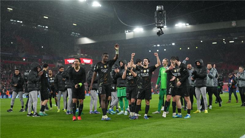 Paris Saint-Germain-Spieler feiern ihren Sieg.