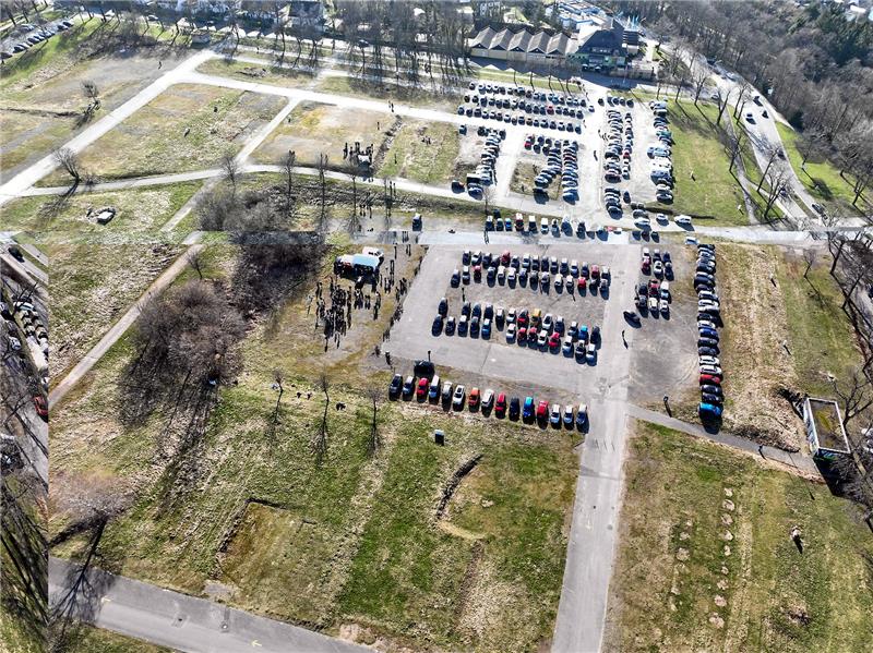 Geocaching-Event lockt rund 1500 Menschen nach Goslar Parkplätze sind auf dem Osterfeld kaum noch zu kriegen. Foto: Betriebshof