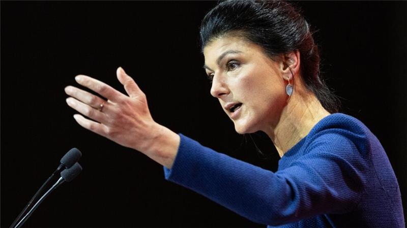 BSW, FDP und Linke zittern: Die Folgen der 5-Prozent-Hürde Parteigründerin Sahra Wagenknecht sieht ihre Partei von außen angefeindet. (Archibild)